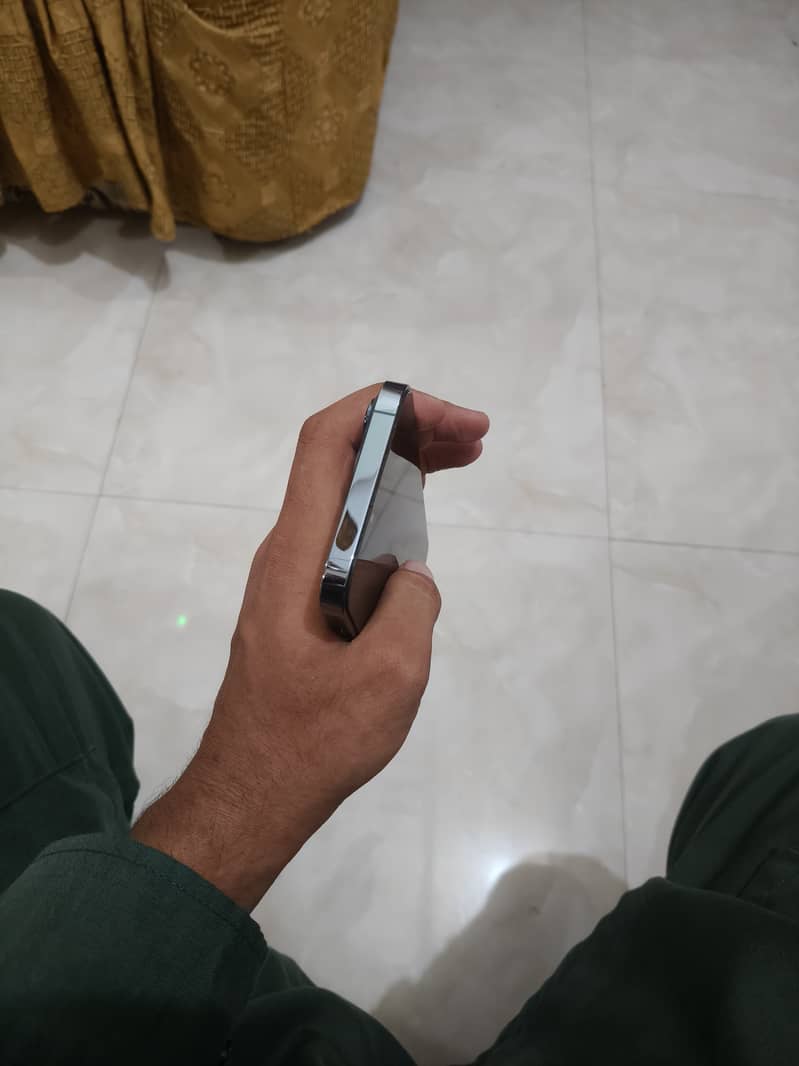 Apple 13pro mx 4