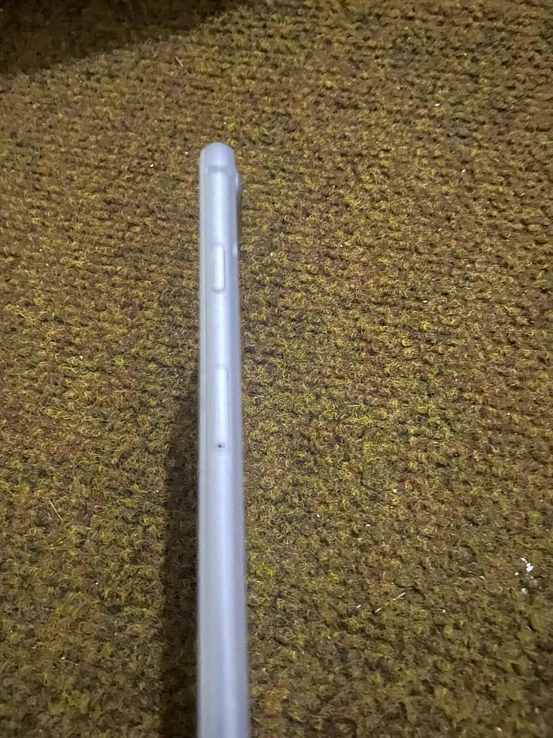 Apple iPhone 8 Plus 2