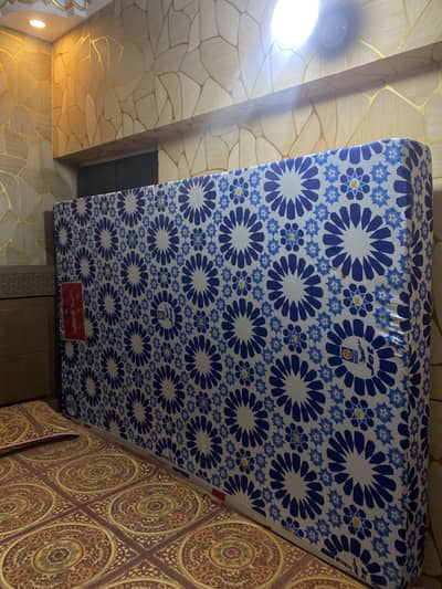 Like new mattress by master molty foam only few days used