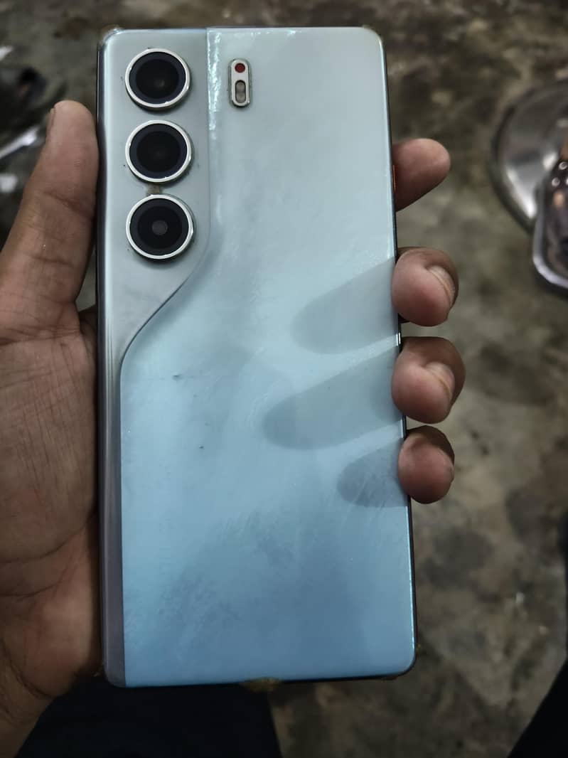 Tecno CAMON 40 0
