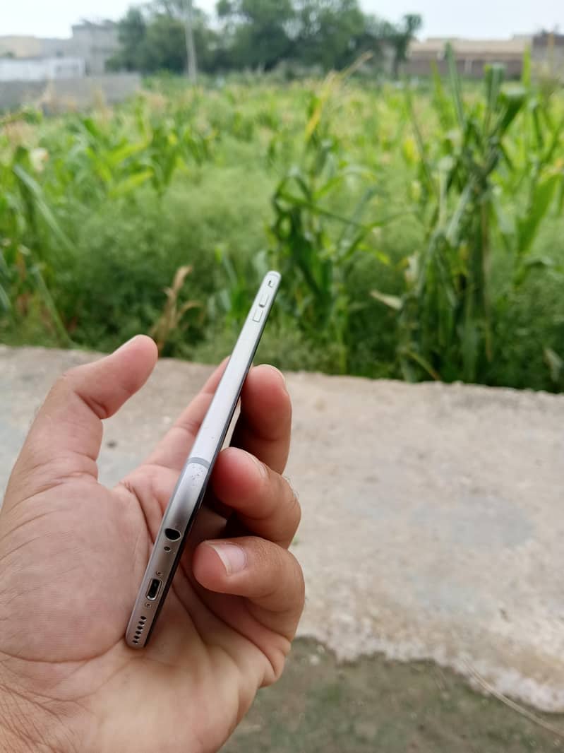 Apple iPhone 6 1