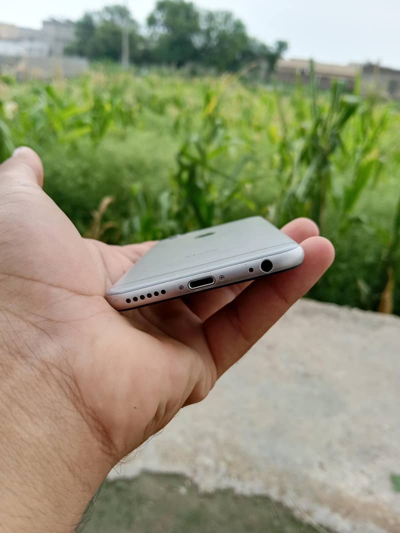 Apple iPhone 6 2