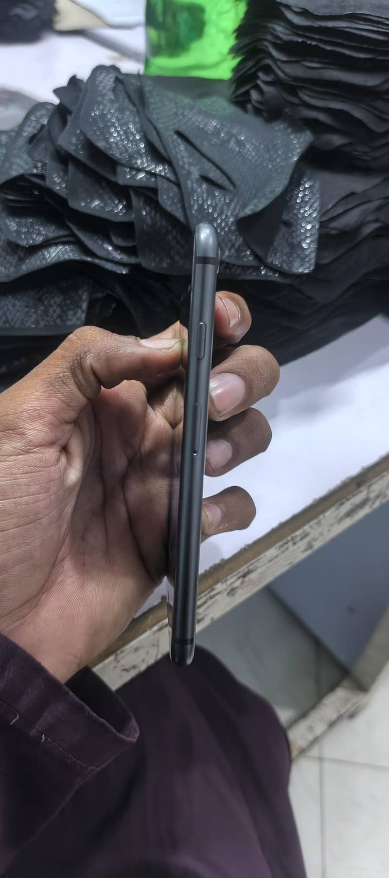 Apple iPhone 8 3