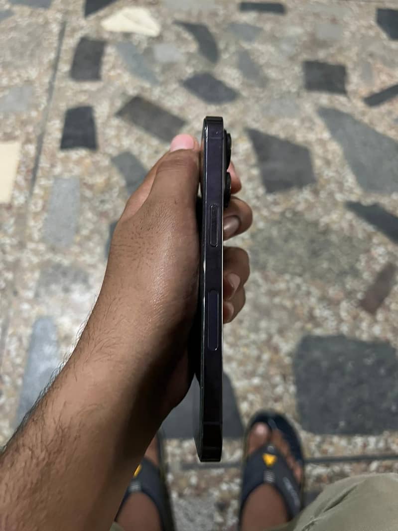 Apple iPhone 14 Pro 1