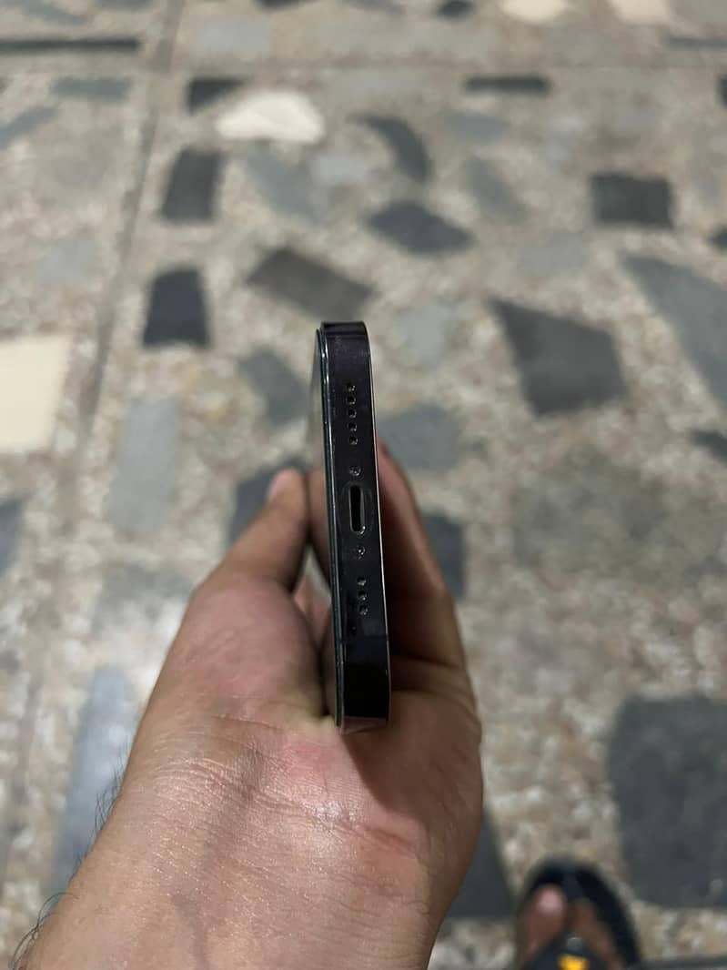 Apple iPhone 14 Pro 2