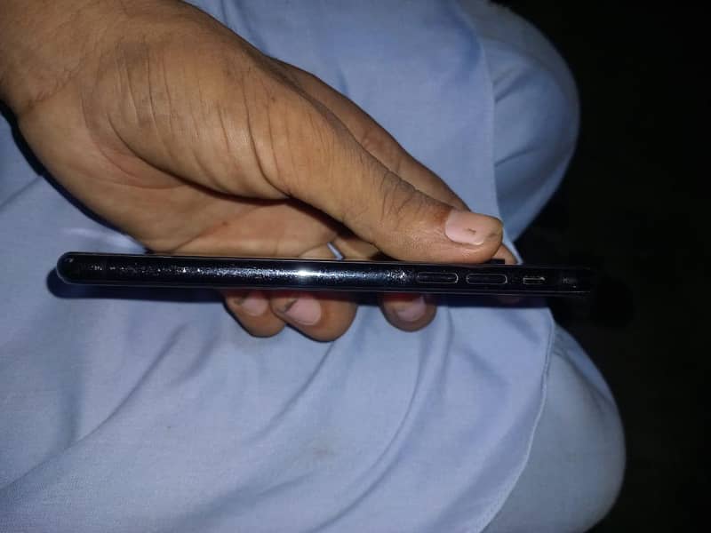Apple iPhone X 5