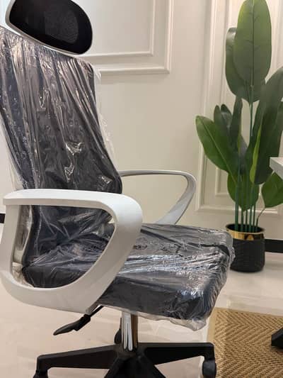chair and table for sale