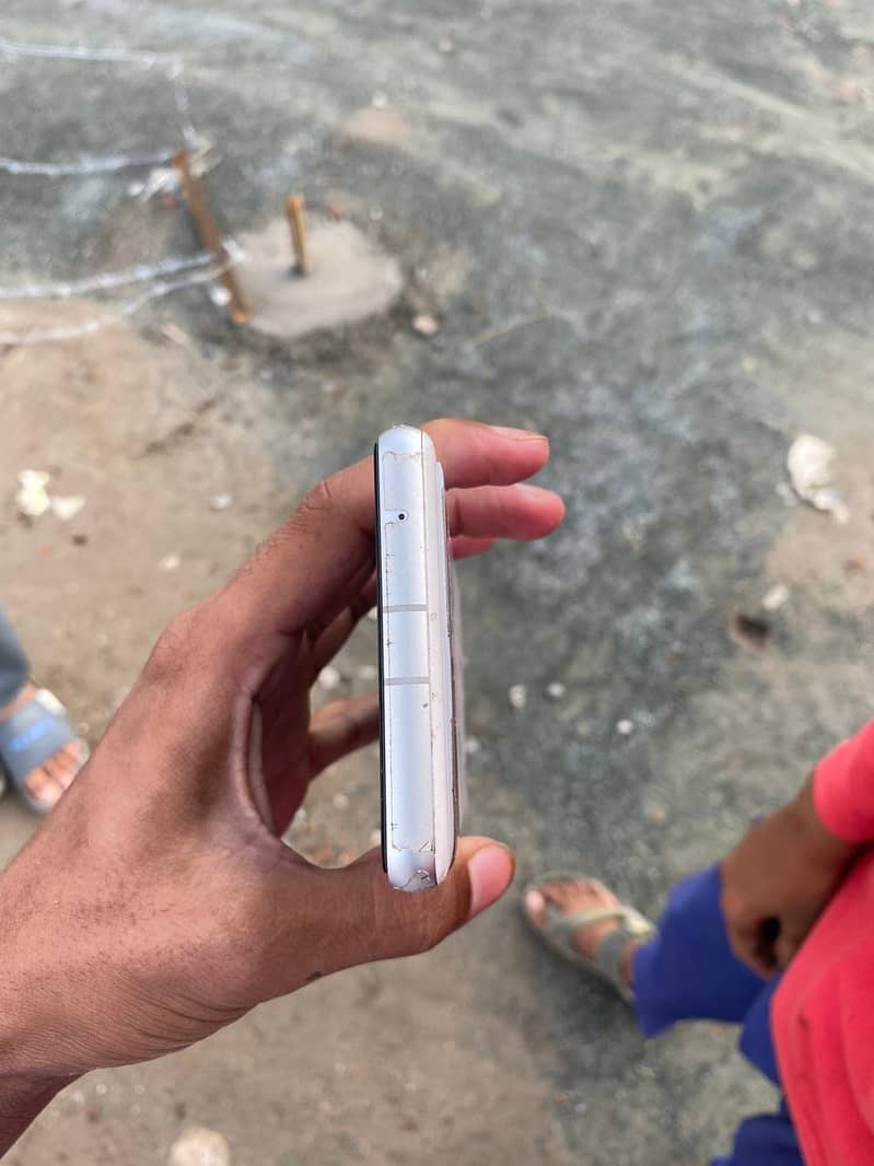 Google Pixel 7a 2