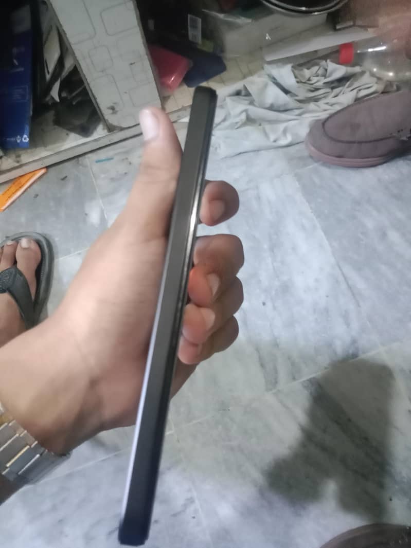 Realme C85 1