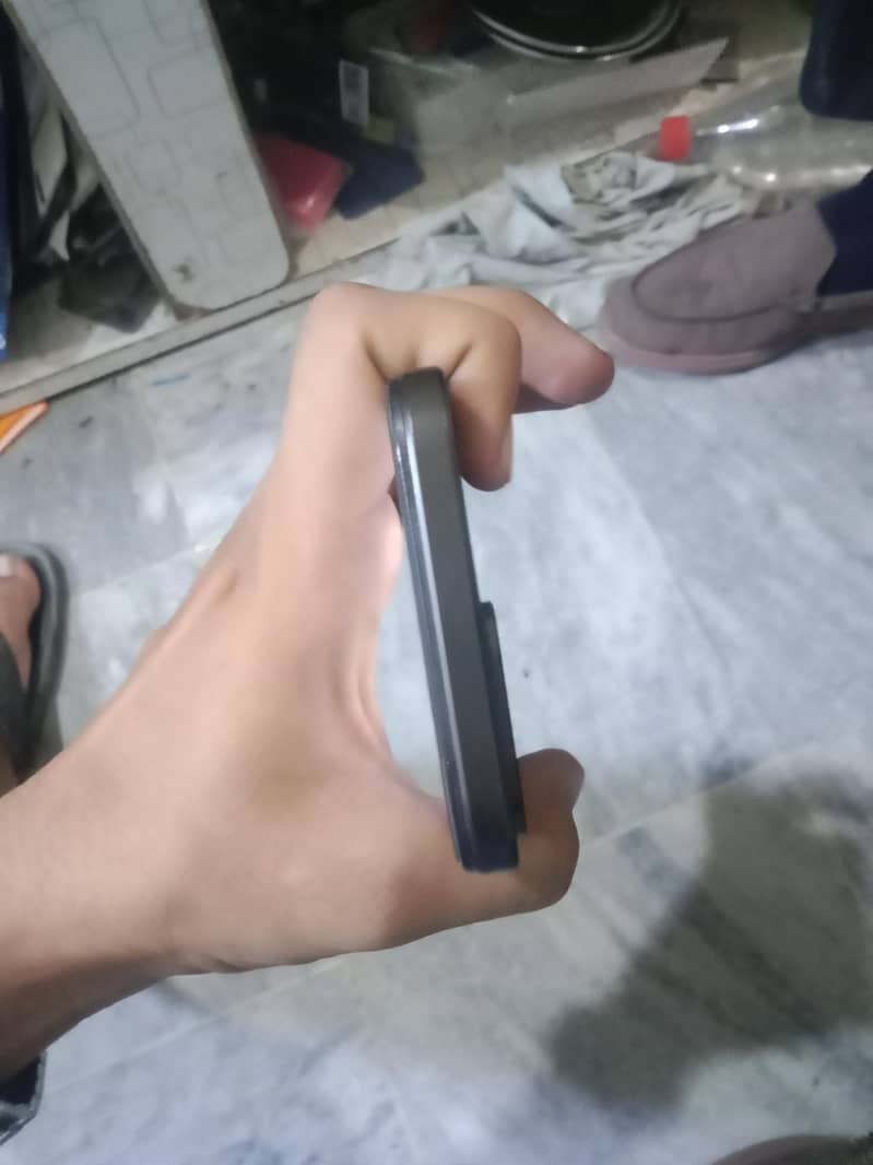 Realme C85 3