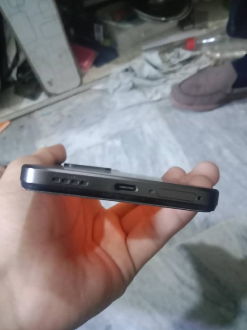 Realme C85 5