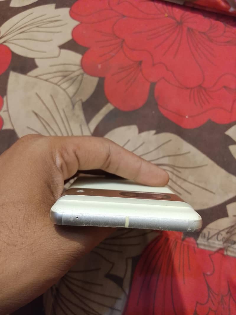 Google Pixel 7 3