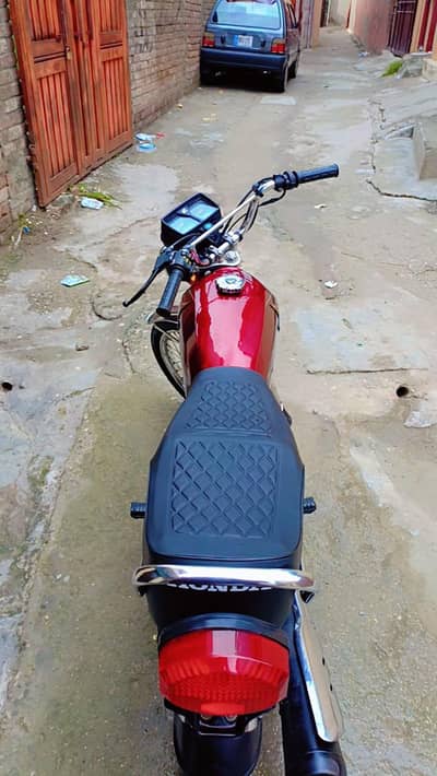 Honda 125 23 model lush condition