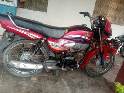 Honda Prioder 2014