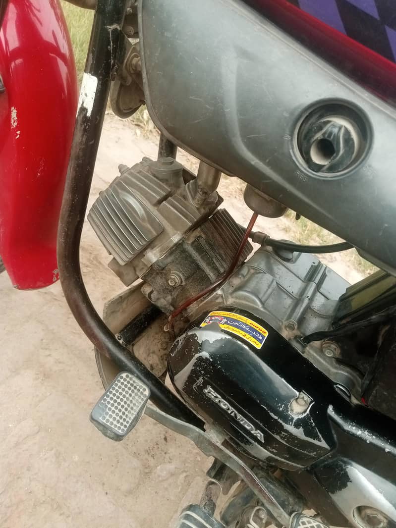 Honda Prioder 2014 5