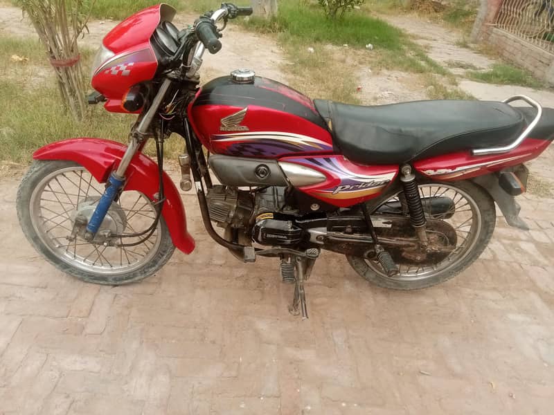 Honda Prioder 2014 6