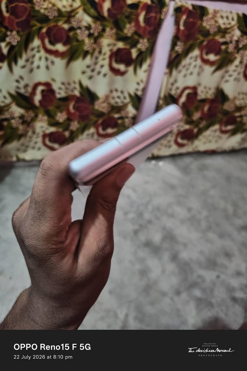Google Pixel 7a 2