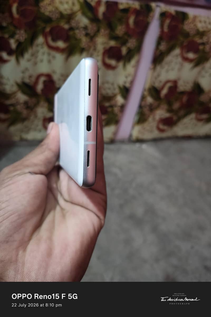 Google Pixel 7a 5