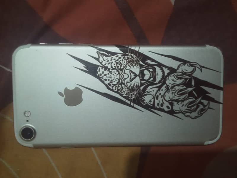 Apple iPhone 7 0