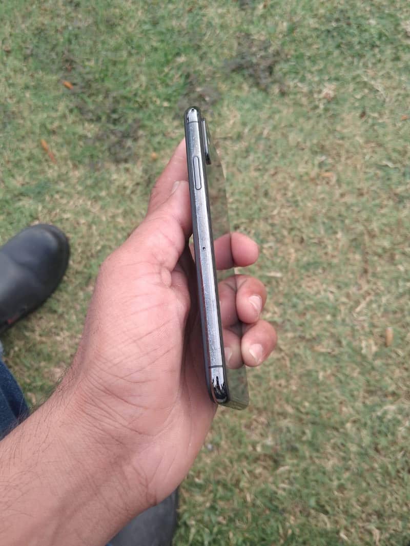Apple iPhone X 1