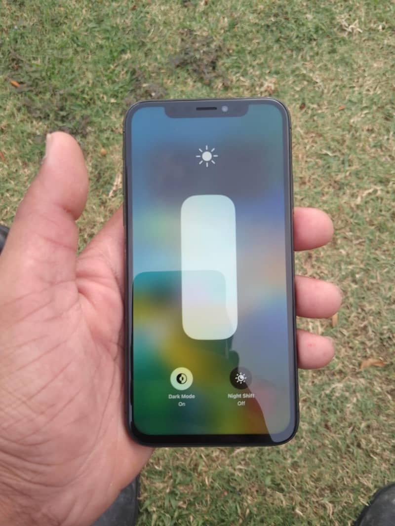 Apple iPhone X 4