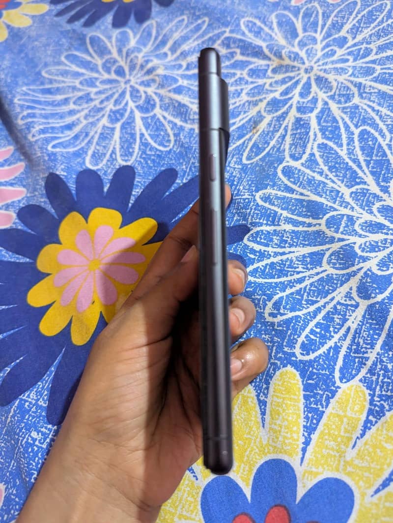 Google Pixel 7 4
