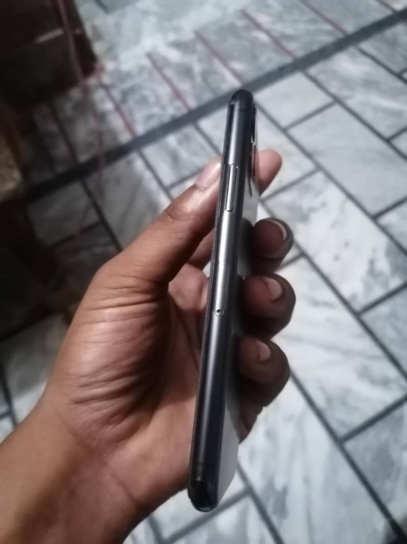 iphone 11 pro 1