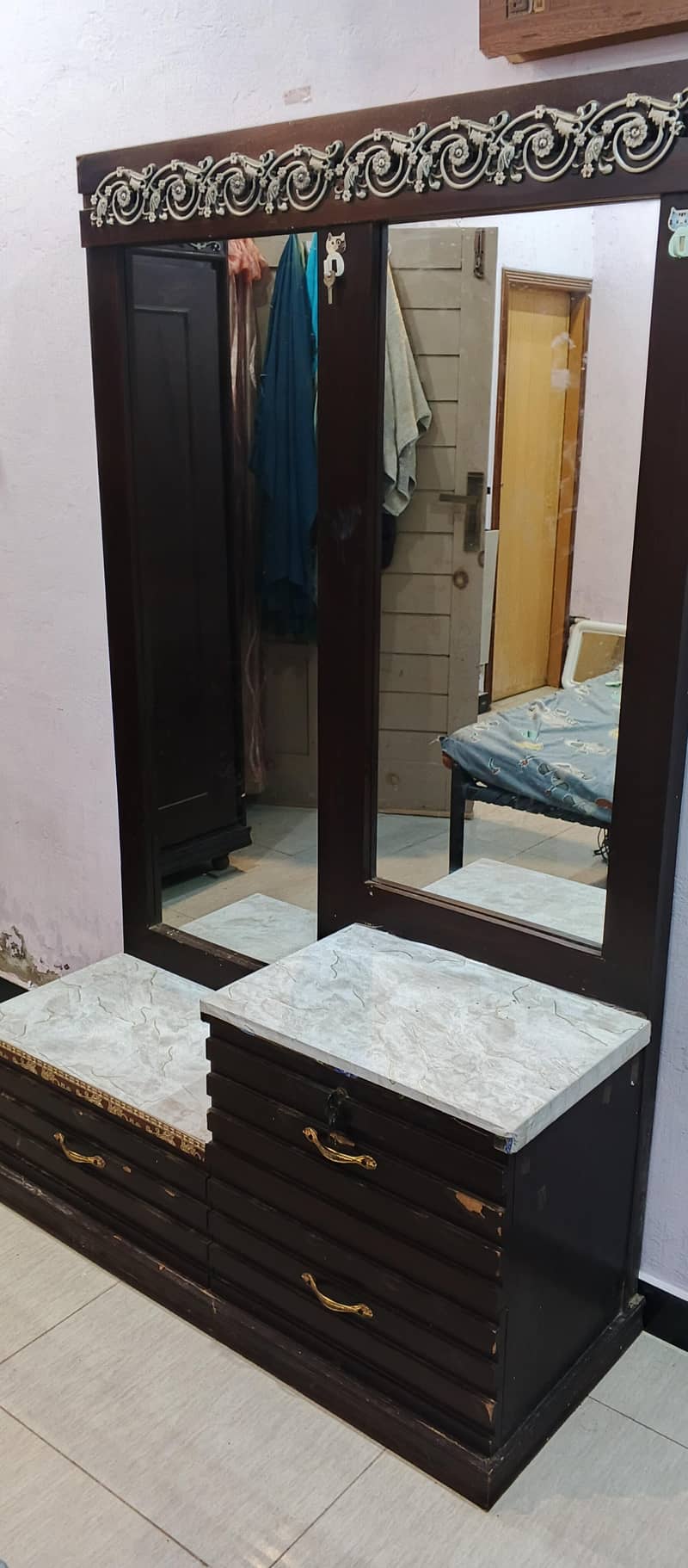 dressing table 1