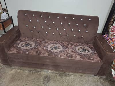 5 seater sofa set brown color in better condition