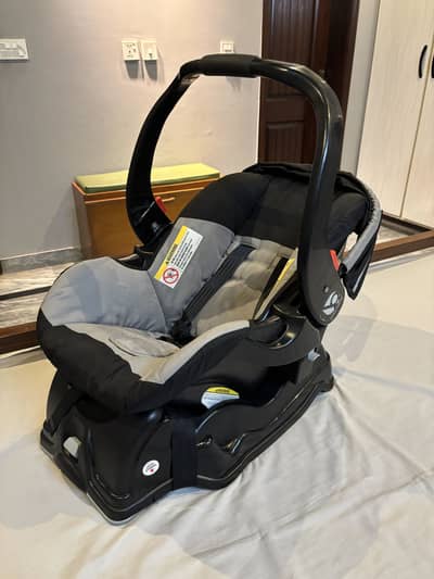 2 in 1 car seat & carry cot