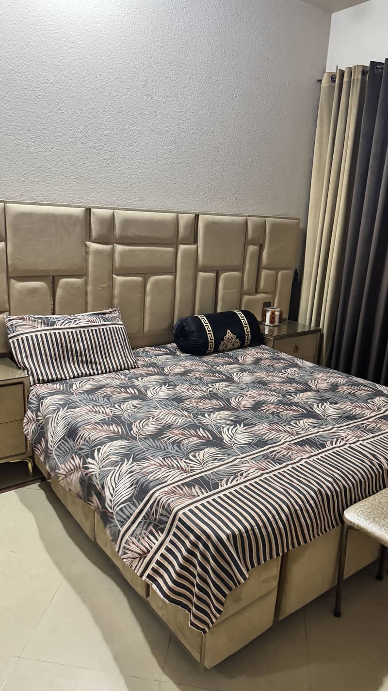 Complete room set Bed + Dressing + sofa + table 1