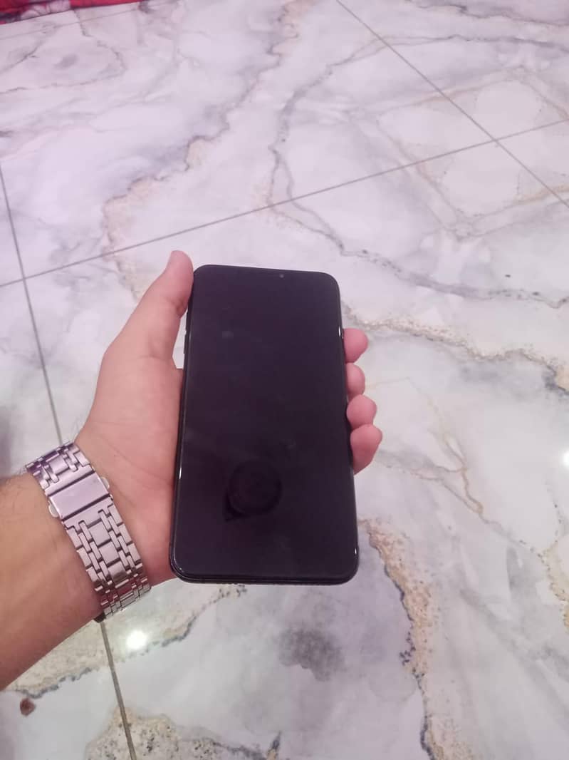 Apple iPhone XS Max 2