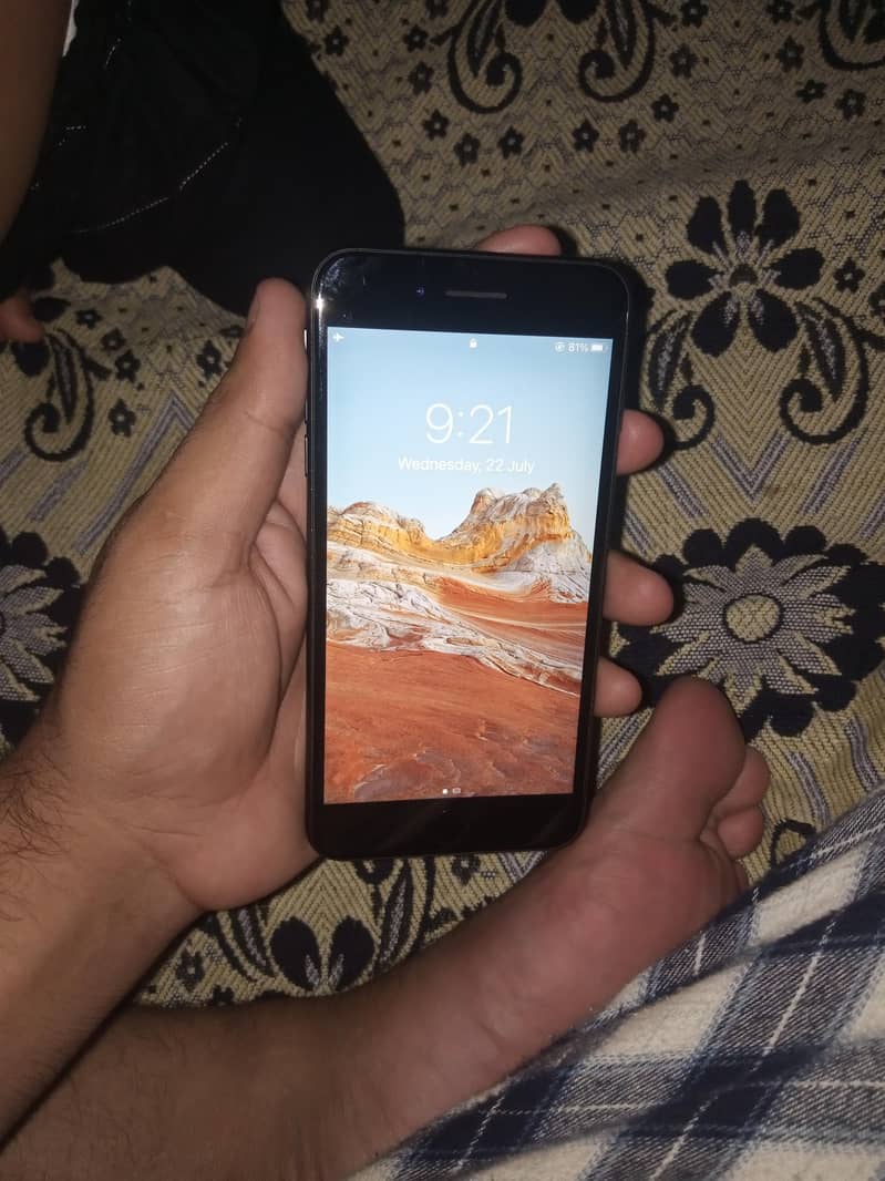Apple iPhone 7 Plus 1