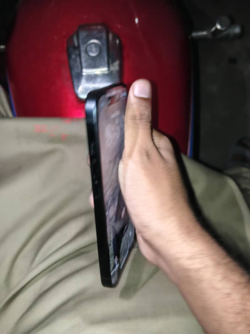 Apple iPhone 15 5