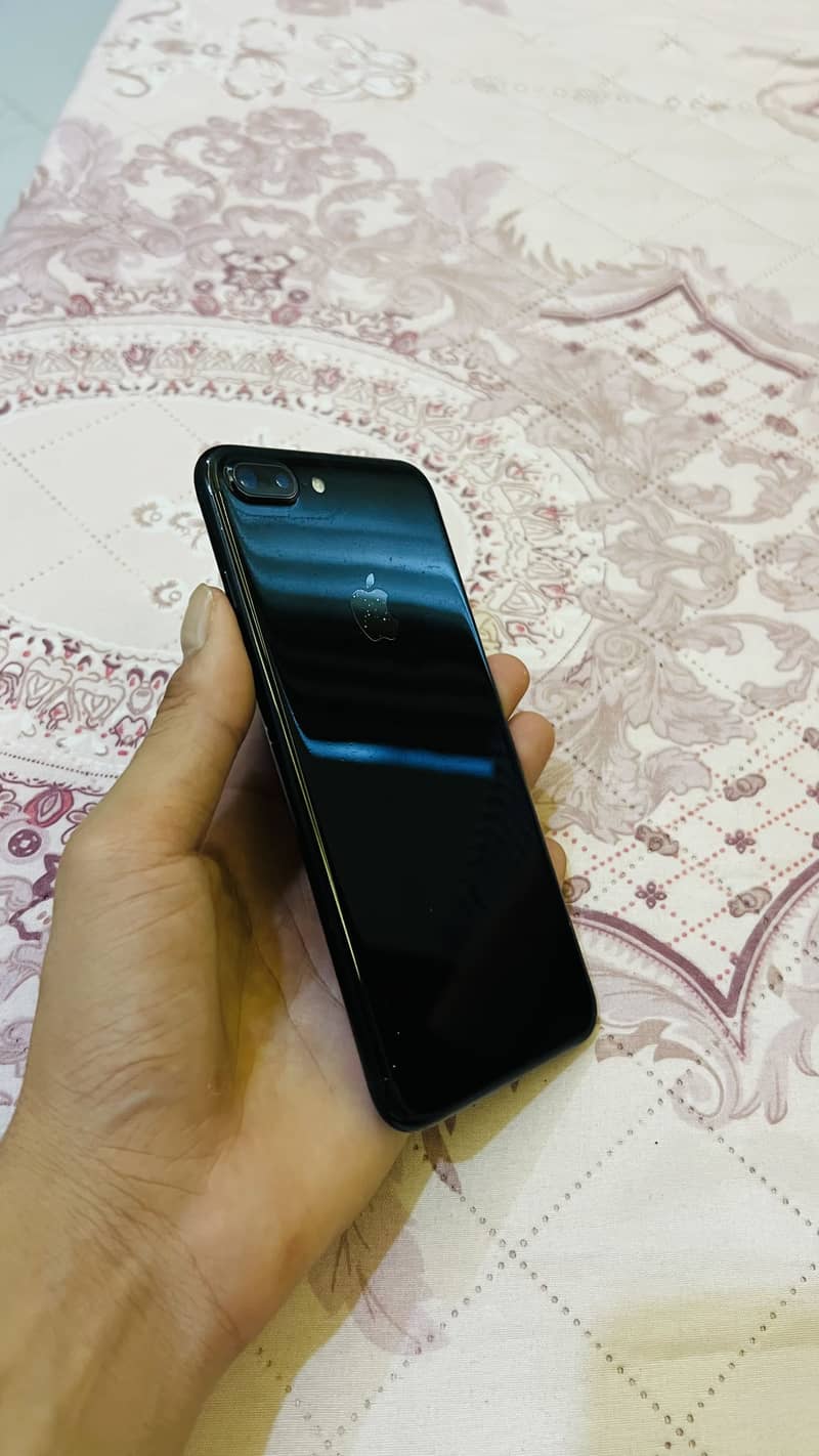 Apple iPhone 7 Plus 1