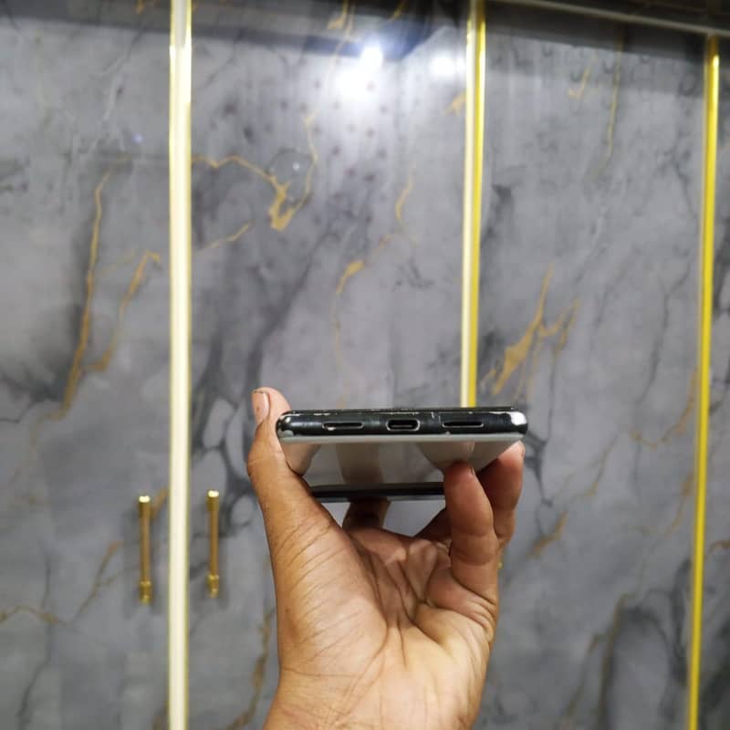 Google Pixel 6 4