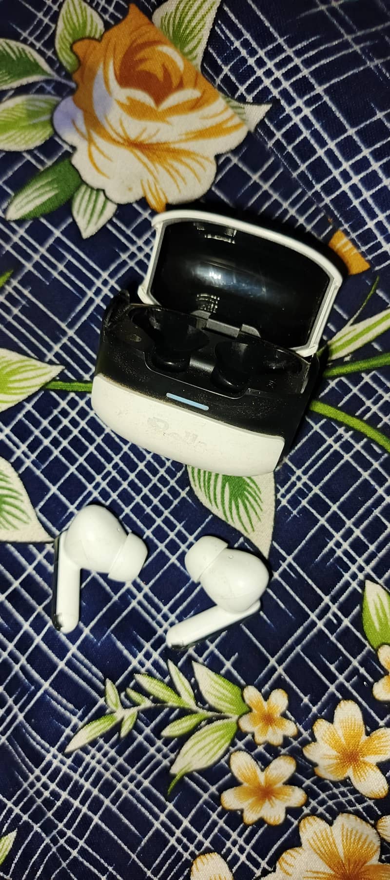 Earbuds 0