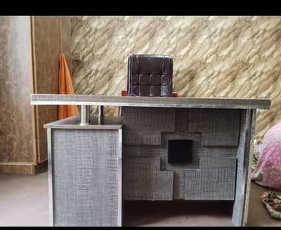 Office executive table