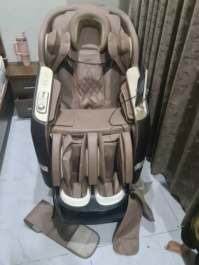 Zero Full Body Massage Chair | Zero Gravity | Like New