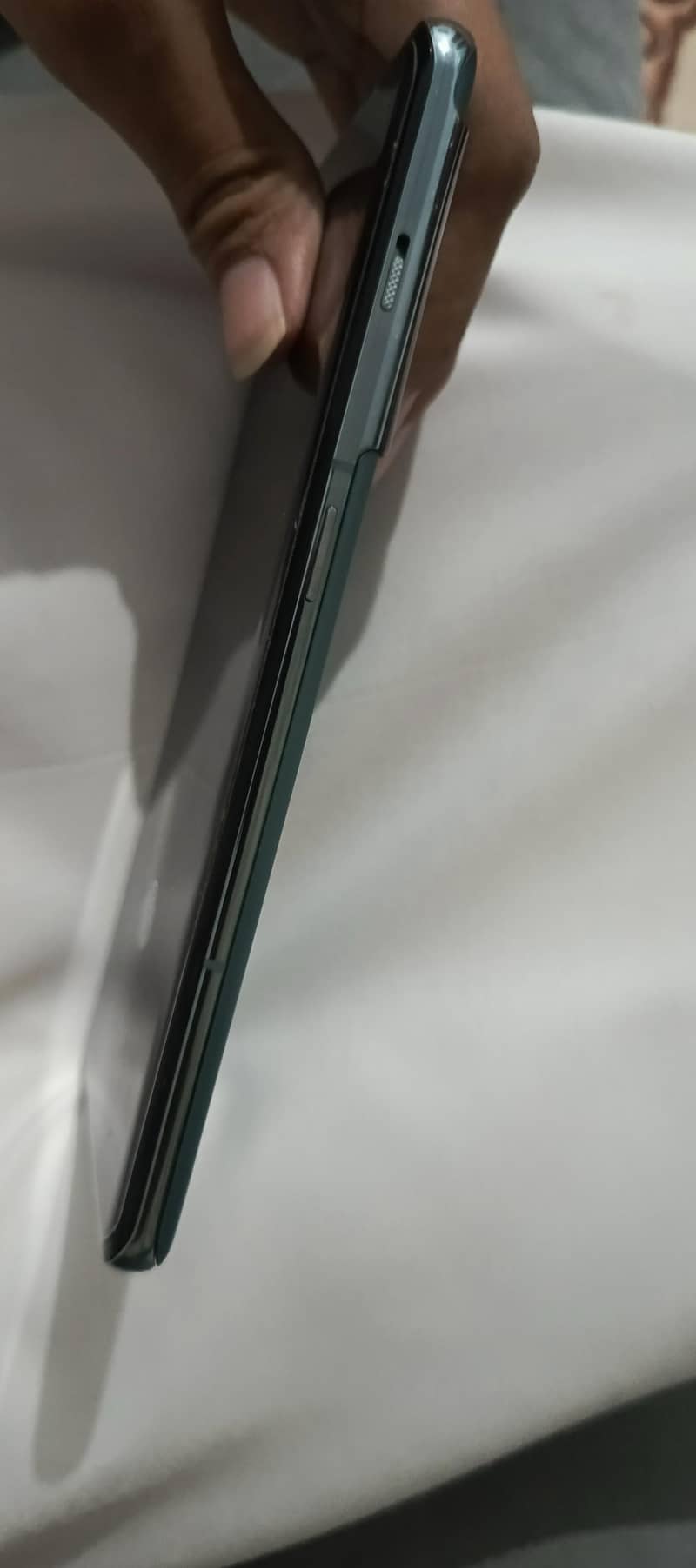 One Plus 10 Pro 4