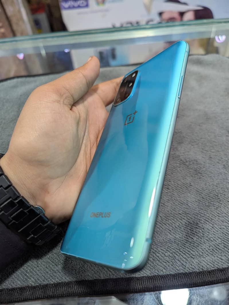 one Plus 8t 1