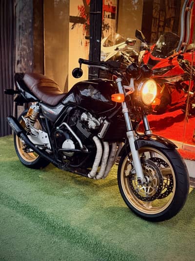 Honda CB400 SuperFour Hyper Vtech Spec II