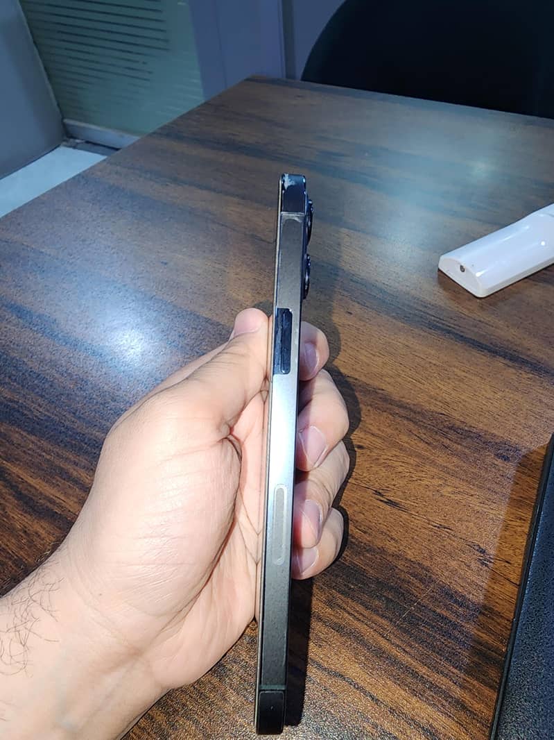 Apple iPhone 12 Pro Max 1