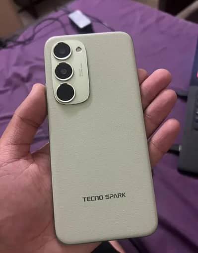 Techno spark 40 pro plus 8/256