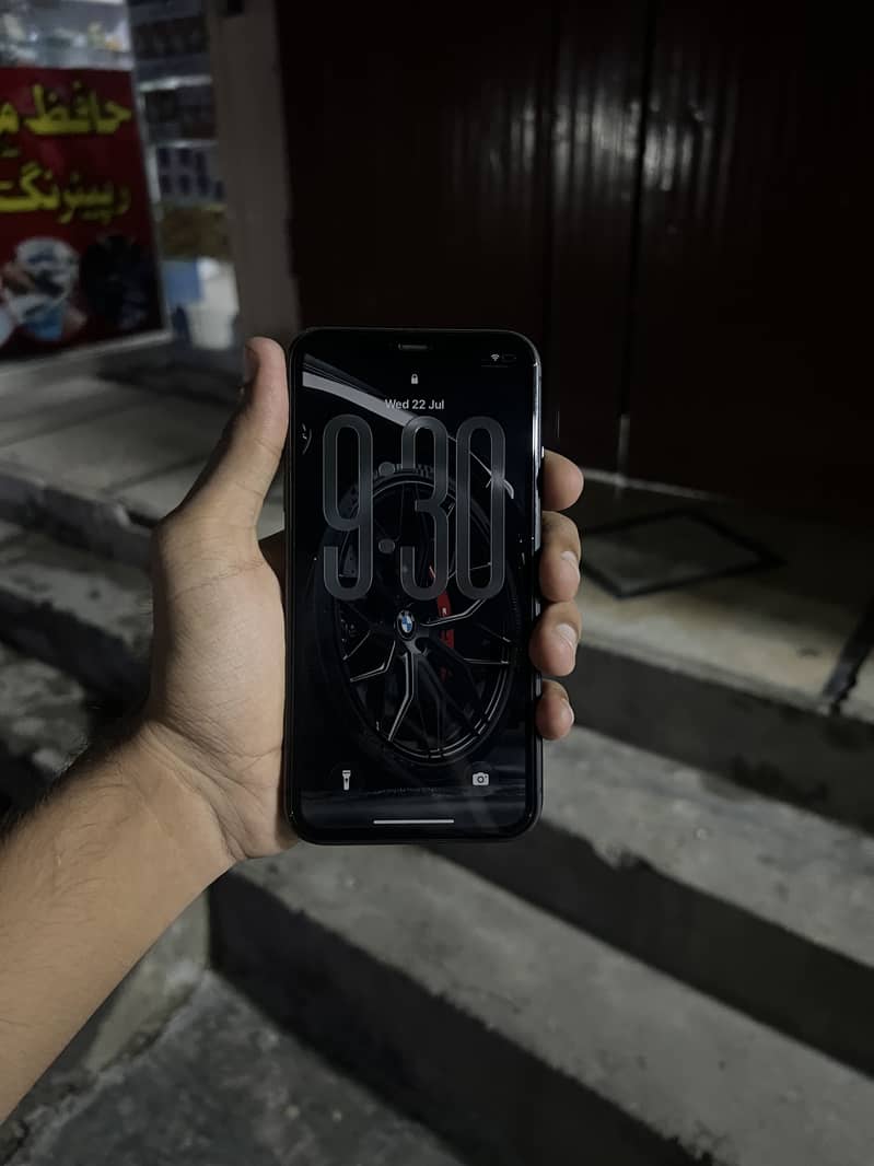 iPhone 11 6