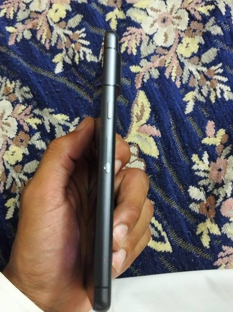 Google Pixel 7 4