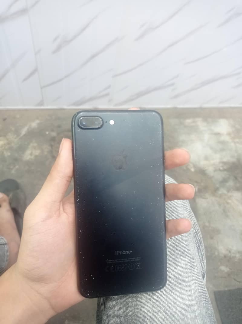 Apple iPhone 7 Plus 0