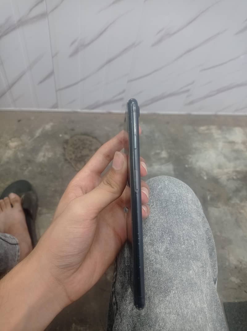 Apple iPhone 7 Plus 1