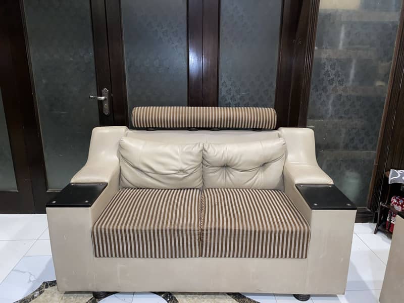 6 seater sofa set. 0