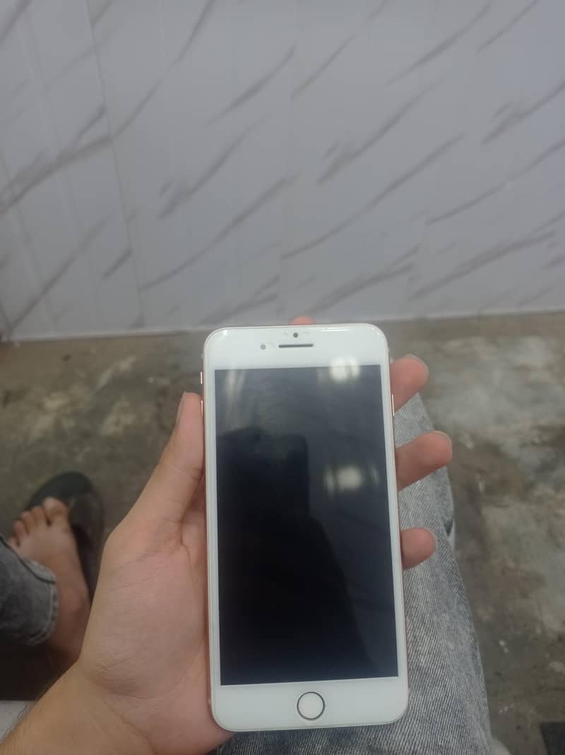 Apple iPhone 8 Plus 2
